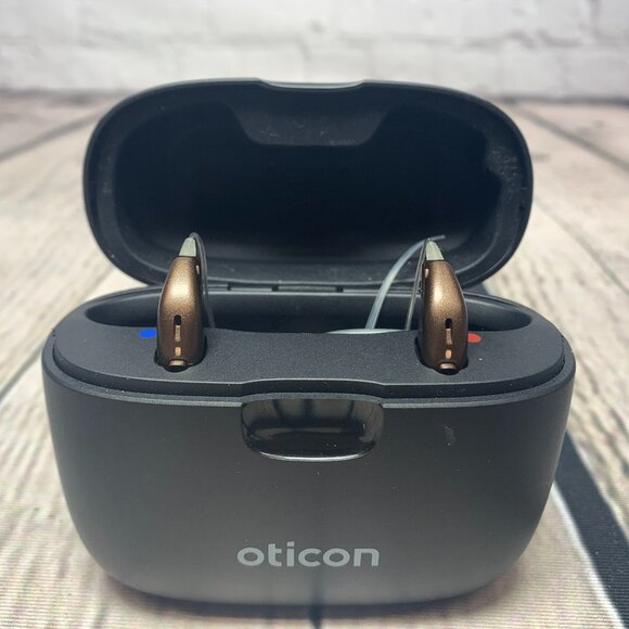 OTICON More 1 Hearing Aids w/Rechargable Case RIC - Picture 1 of 10